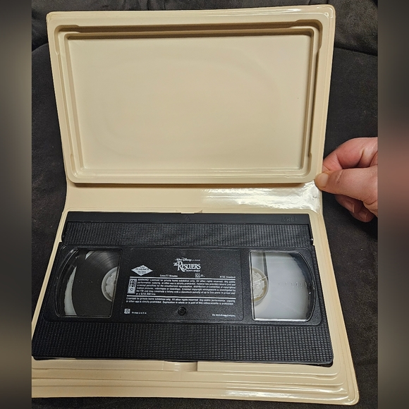 Disney Black Diamond VHS | Aladdin | Beauty and the Beast | Rescuers Down Under - Picture 13 of 15